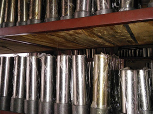 ���{���S��